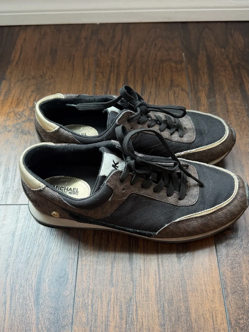 Michael Kors Women’s Sneakers Brown/Black Logo Lace Up Casual Shoes Size 8